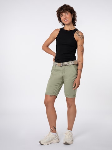 Sublevel Regular Shorts in Grün