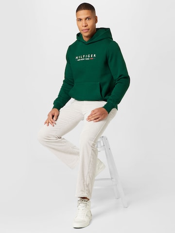 TOMMY HILFIGER Sweatshirt 'NEW YORK' in Groen