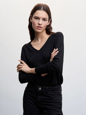 Pull-over 'LUCCAV' MANGO en noir : devant