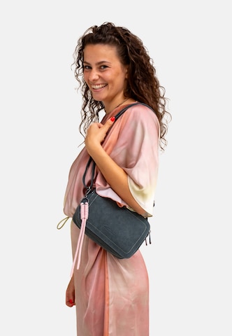 Fritzi aus Preußen Crossbody Tasche 'Jony Suede Jacky' in Blau: Vorderseite