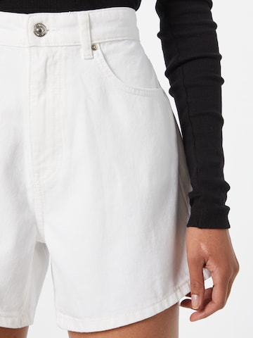 Regular Jean 'Dagny' Gina Tricot en blanc