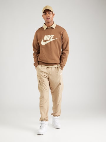 Sweat-shirt 'CLUB' Nike Sportswear en marron