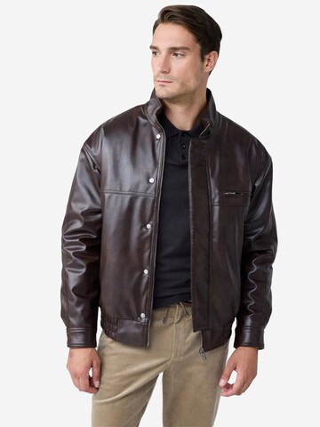 Veste d’hiver Danger en marron : devant