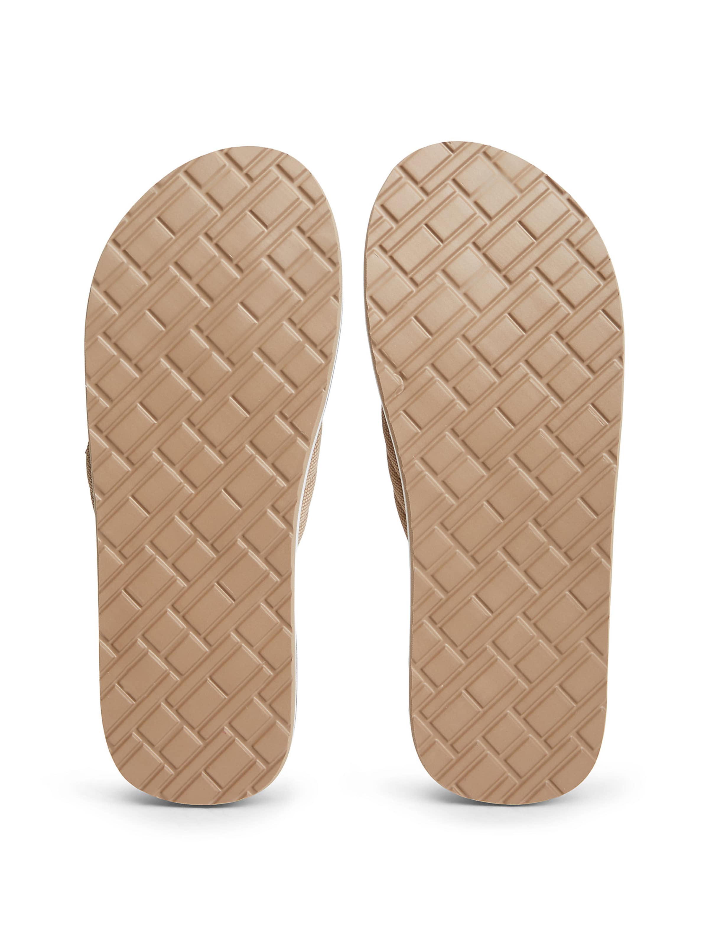 TOMMY HILFIGER T-bar sandals in Brown