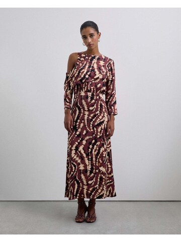 Scalpers Dress 'Anicasi' in Red