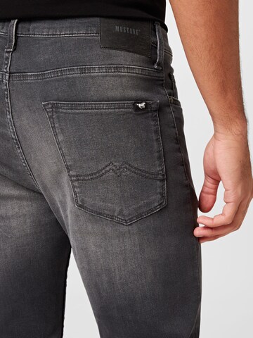 MUSTANG Regular Jeans 'Frisco' in Zwart