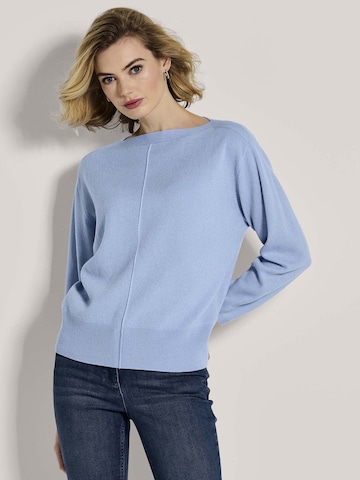 MADELEINE Pullover in Blau: Vorderseite