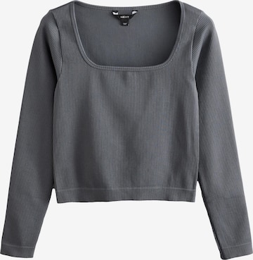 Tricou de la Next pe gri: față