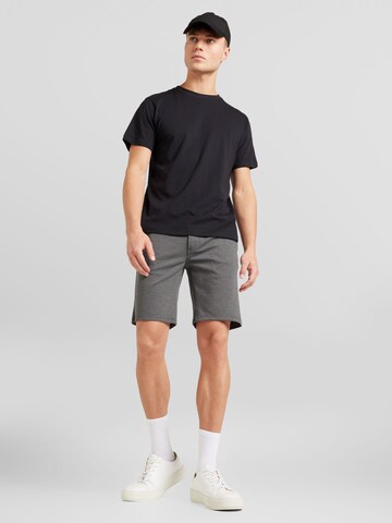 BLEND Regular Shorts in Grau