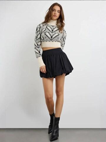 Hiccup Skirt in Black