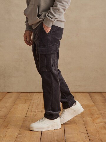 Regular Pantalon cargo 'Mattis' DAN FOX APPAREL en gris