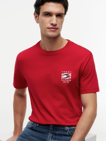 TOMMY HILFIGER Paita värissä punainen