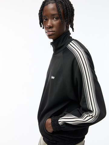 Pull&Bear Mikina – černá