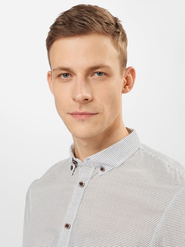 Coupe regular Chemise TOM TAILOR en blanc