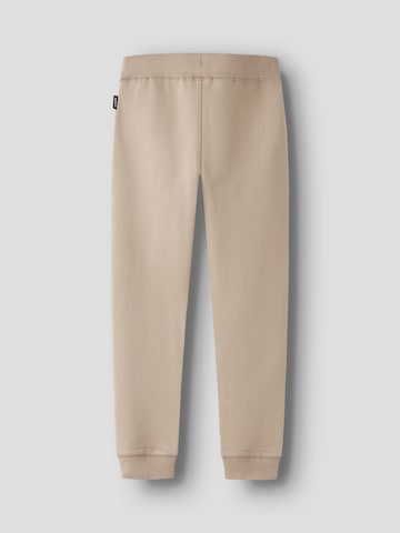 NAME IT Tapered Παντελόνι σε καφέ