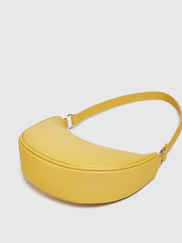 Pull&Bear Schultertasche in Gelb