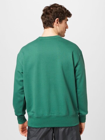 new balance Sweatshirt in Grün