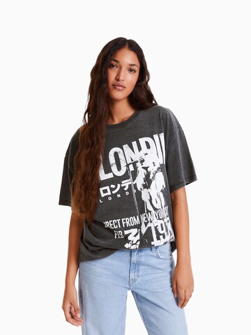 Bershka T-Shirt in Grau: Vorderseite