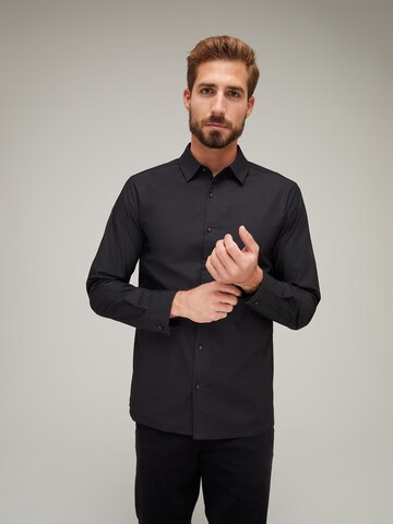 ABOUT YOU x Kevin Trapp Regular fit Overhemd 'Jasper' in Zwart: voorkant