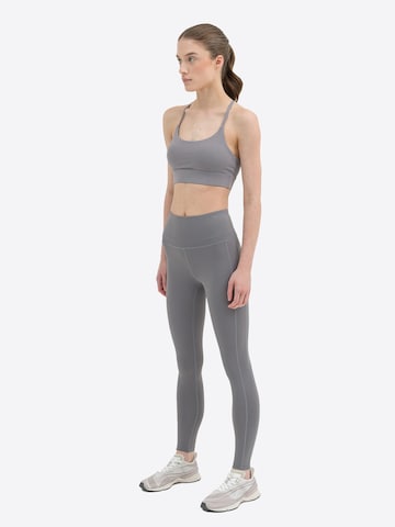 4F - Skinny Calças de desporto em cinzento