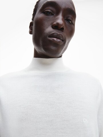 Pull-over Calvin Klein en blanc