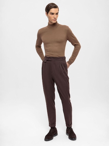 Antioch Slim fit Pleat-front trousers in Brown