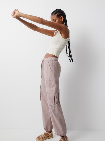 Regular Pantalon cargo Pull&Bear en rose