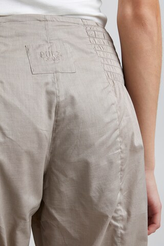 PULZ Jeans Tapered Hose 'JILL' in Grau