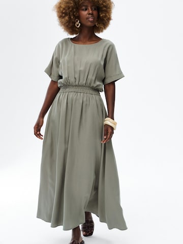 Blue Shadow Dress 'Hela' in Green