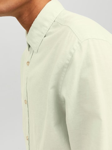 Regular fit Camicia di JACK & JONES in verde