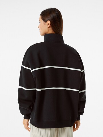 Bershka Sweatshirt in Schwarz