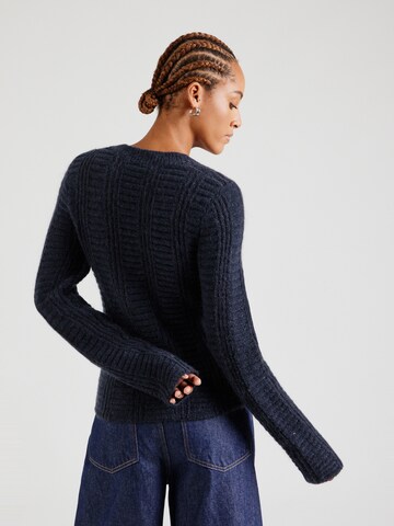 REMAIN Pullover in Blau