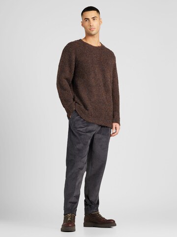 TOPMAN regular Παντελόνι πλισέ σε γκρι