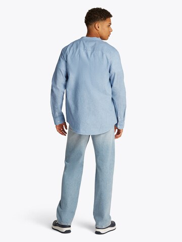 Tommy Jeans Regular fit Button Up Shirt in Blue