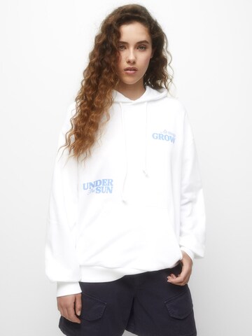 Sweat-shirt Pull&Bear en blanc : devant