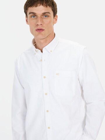 Coupe regular Chemise CAMEL ACTIVE en blanc