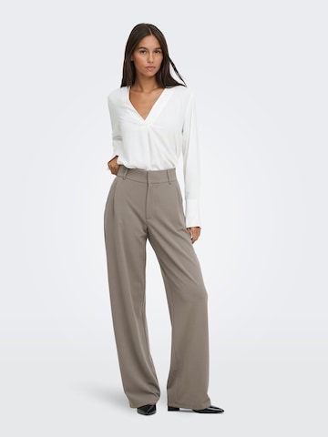 JDY - regular Pantalón plisado 'JDYGEGGO' en marrón