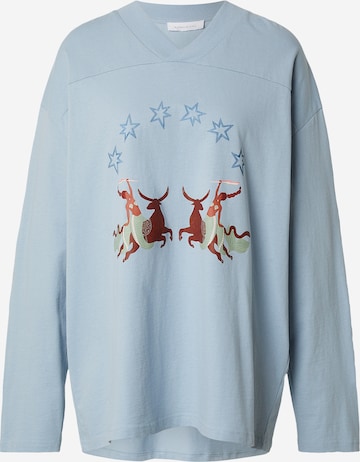 Kamila Šikl Тениска в синьо: отпред