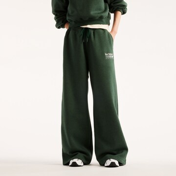 new balance - Pierna ancha Pantalón 'Trackside' en verde: frente