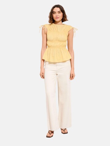 Friends Like These Blouse in Geel: voorkant