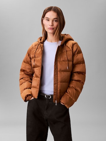 Calvin Klein Jeans Tussenjas in Bruin: voorkant