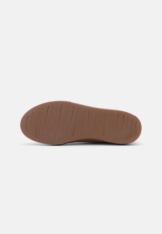 VAGABOND SHOEMAKERS Σνίκερ χαμηλό 'CODY' σε μπεζ