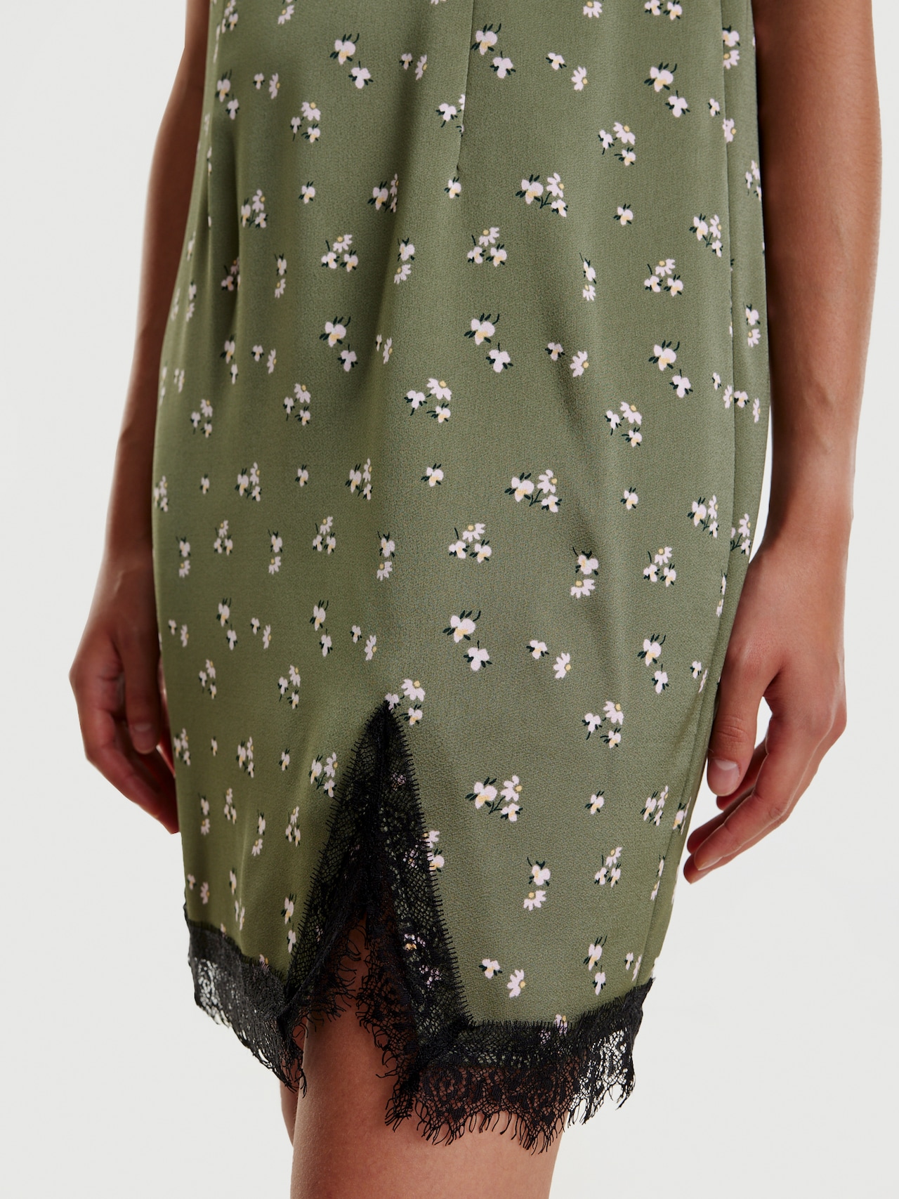 EDITED Produkte Kleid 'Kiri' khaki