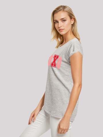 F4NT4STIC T-Shirt 'Xoxo Varsity College Style Valentinstag' in Grau