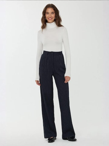 Hiccup Bundfaltenhose in Blau