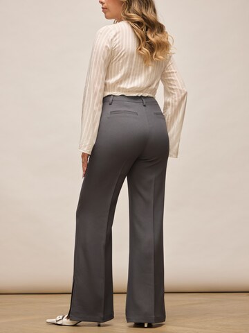 Regular Pantalon à plis 'Straight Leg' noar studios en gris
