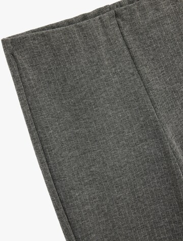 Koton Flared Broek in Grijs