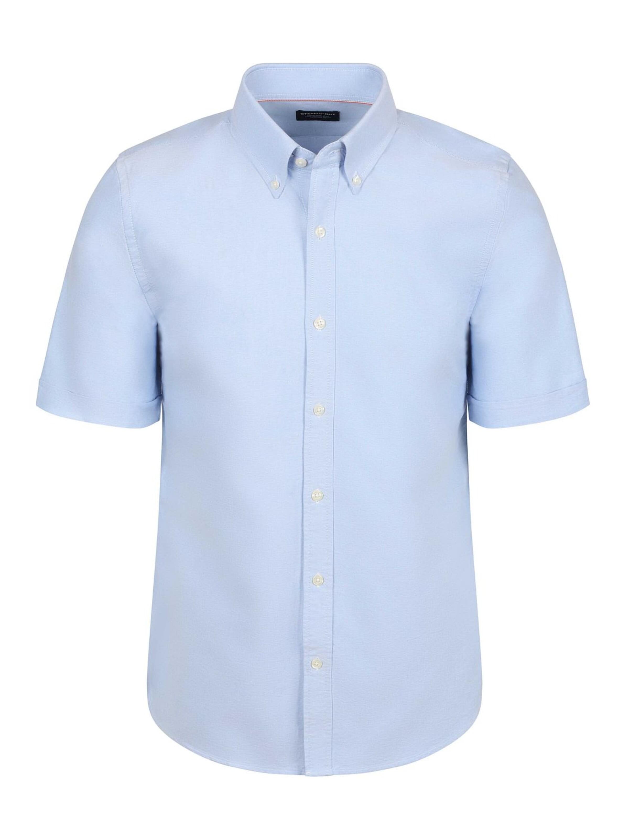 Steppin' out Button Up Shirt in Blue: front