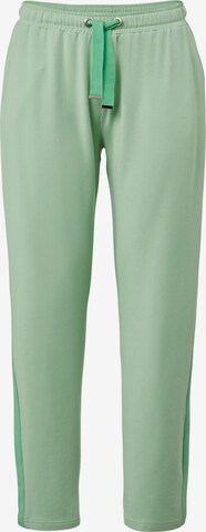 Janet & Joyce Tapered Pants in Green: front