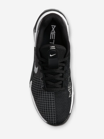 Pantofi sport de la NIKE pe negru